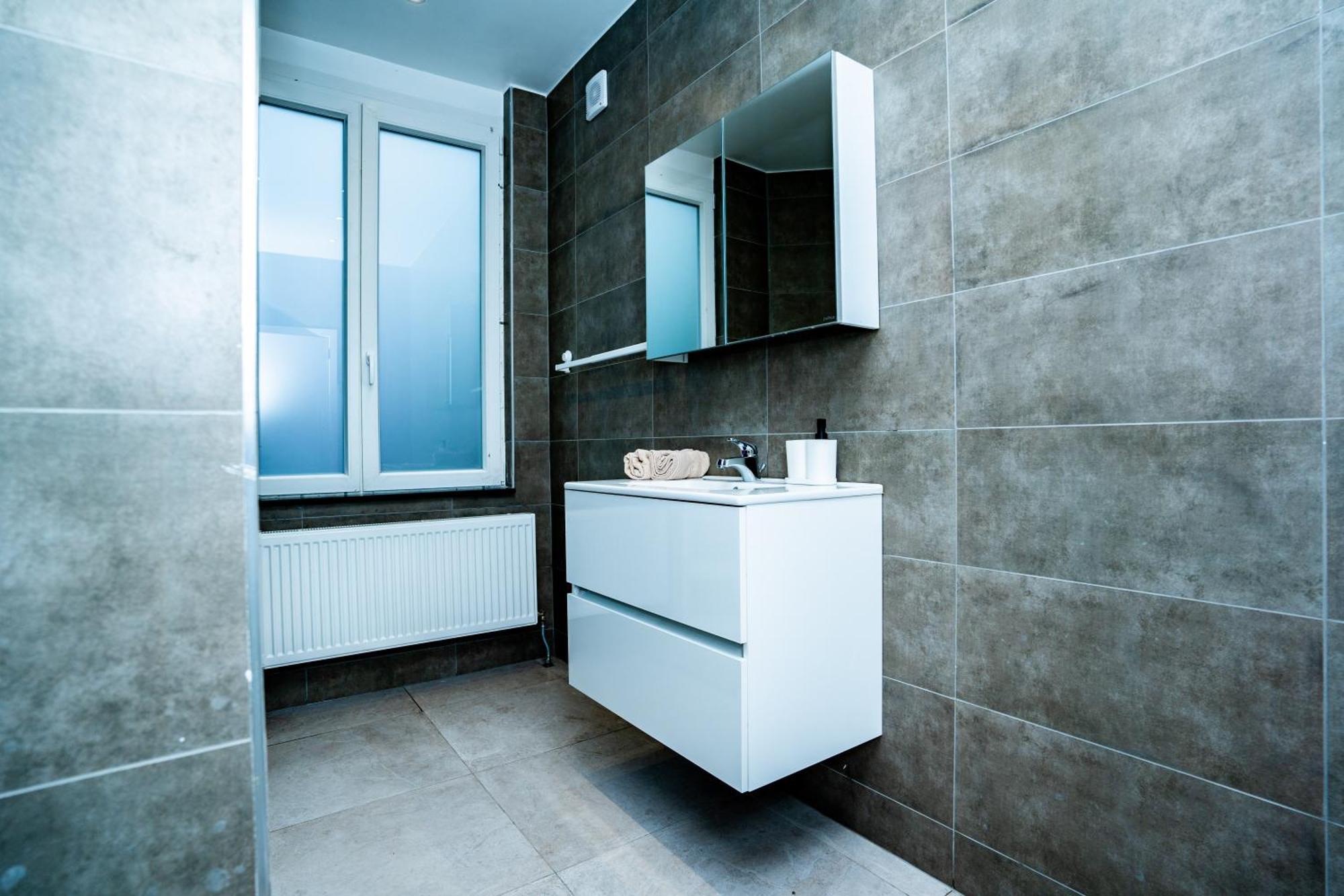 Chambre R0 Avec Salle De Bain Partagee Pres De L'Hopital De La Citadelle A เลียจ ภายนอก รูปภาพ
