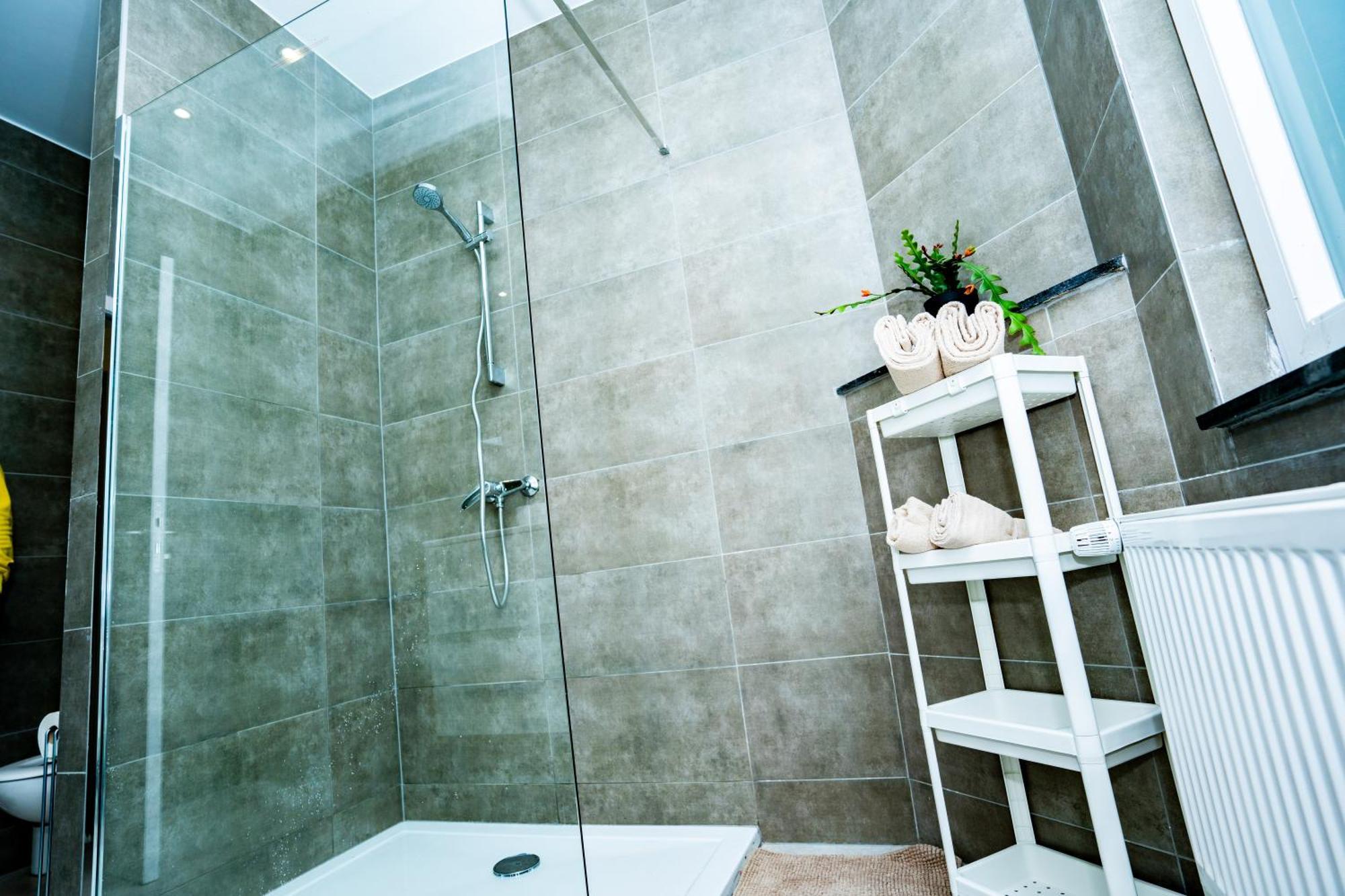 Chambre R0 Avec Salle De Bain Partagee Pres De L'Hopital De La Citadelle A เลียจ ภายนอก รูปภาพ